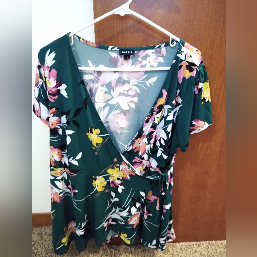 Torrid Green Floral Shirt